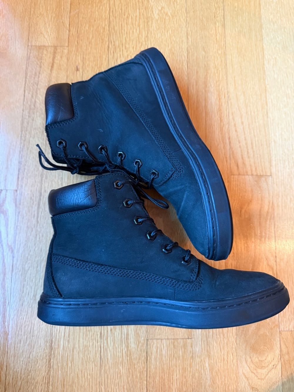 Timberland Women's Black Nubuck Lace-Up Boots - Picture 6 of 7